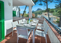 Villa mit Ferienlizenz und Pool in Cala San Vicente